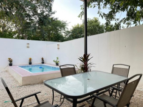 Kaab: Exclusividad y confort en un oasis vacacional con piscina